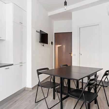 Modern&new flat in Duomo area Lejlighed Milano Eksteriør billede