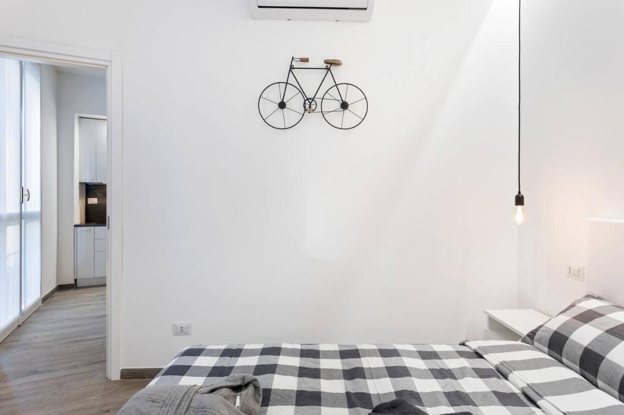 Modern&new flat in Duomo area Lejlighed Milano Eksteriør billede