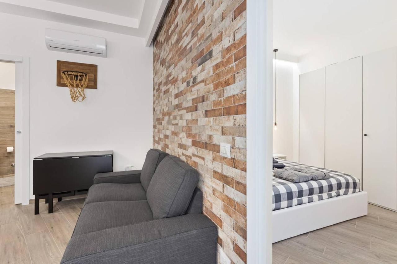 Modern&new flat in Duomo area Lejlighed Milano Eksteriør billede